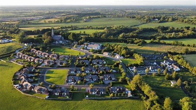 27 Lios an Ri, Clogharinka, Broadford, Co. Kildare