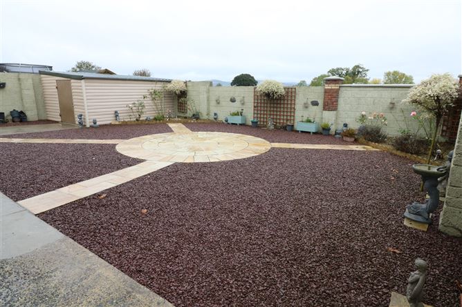 1 Ashgrove, Greenhill Village, Carrick-on-Suir, Tipperary