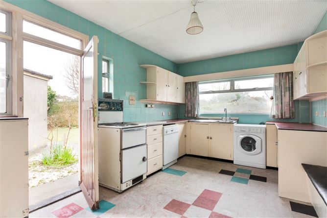 10 Glenomena Grove, Booterstown, Co. Dublin