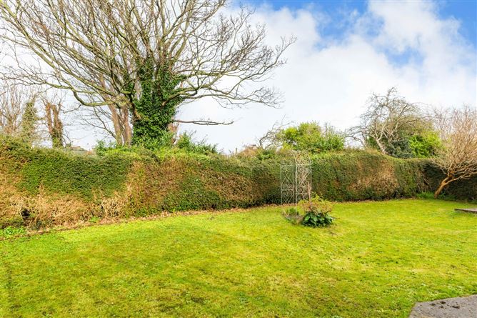 10 Glenomena Grove, Booterstown, Co. Dublin