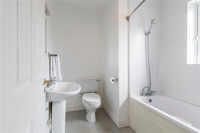 27 Woodstown Lane, Knocklyon, Dublin 16