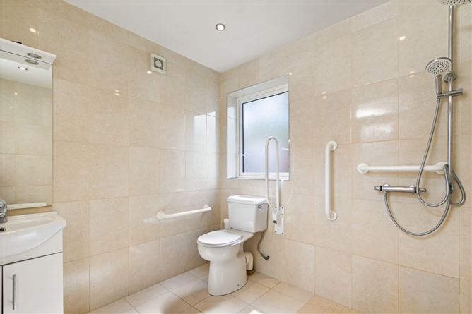 70 Meadowview Grove, Lucan, Co. Dublin