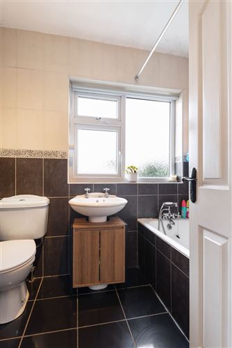 8 Grange Park Crescent, Raheny, Dublin 5