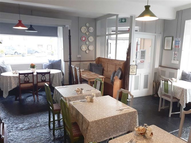 The Castle Antiques, Arts & Crafts, Clarecastle, County Clare