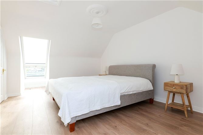 31 The Long Walk, Spanish Arch, Galway City
