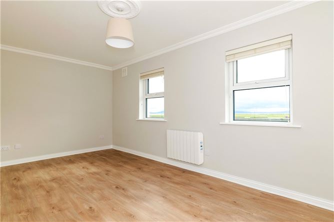 31 The Long Walk, Spanish Arch, Galway City