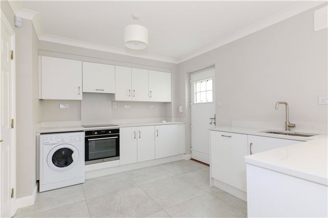 31 The Long Walk, Spanish Arch, Galway City