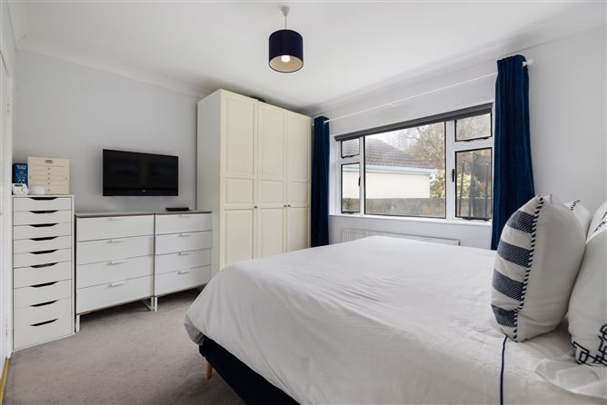 42 Springfield Park, Foxrock, Dublin 18