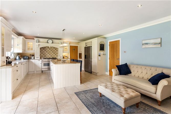 https://photos-a.propertyimages.ie/media/7/4/5/5009547/71cd7eb7-e8cb-485d-8fcb-ee2829f58c0d_l.jpg