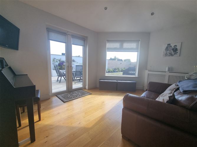 Photo 10 of 28 — 20 Falcarragh Road, Whitehall, Dublin 9