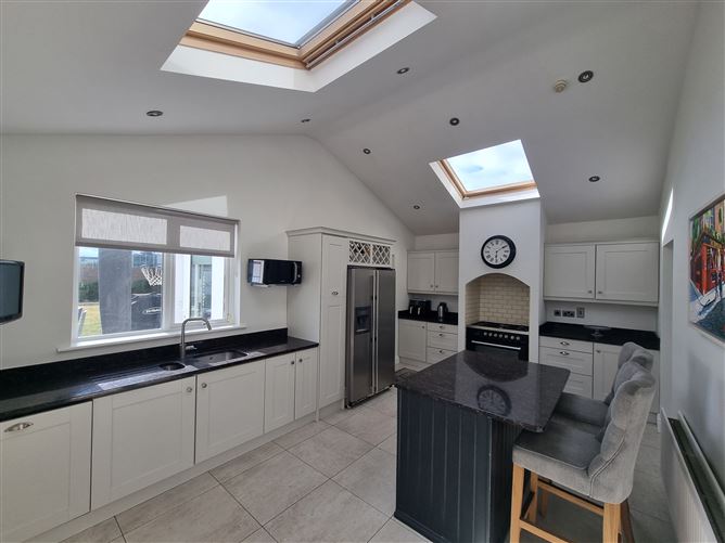 Photo 8 of 28 — 20 Falcarragh Road, Whitehall, Dublin 9