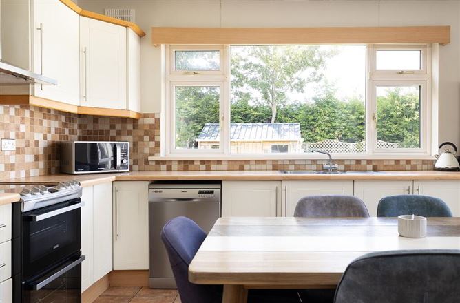 3 Ardeevin Court, Lucan, Dublin