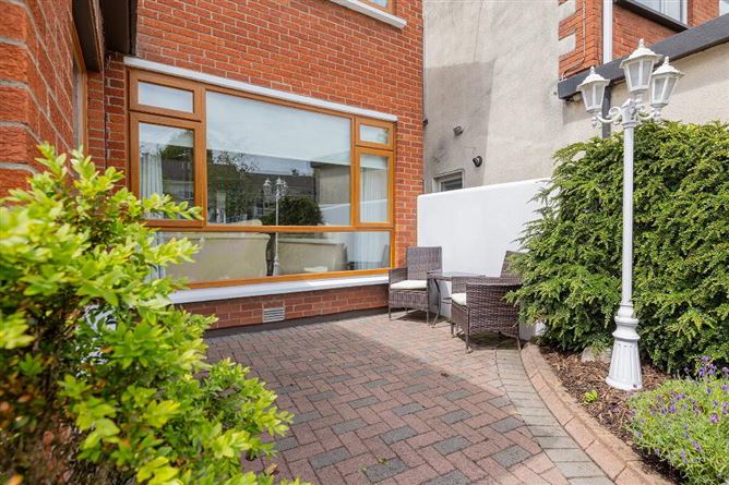 3 Ardeevin Court, Lucan, Dublin