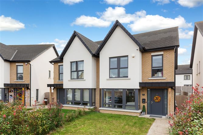 4 Hollywoodrath Close, Hollystown, Dublin 15
