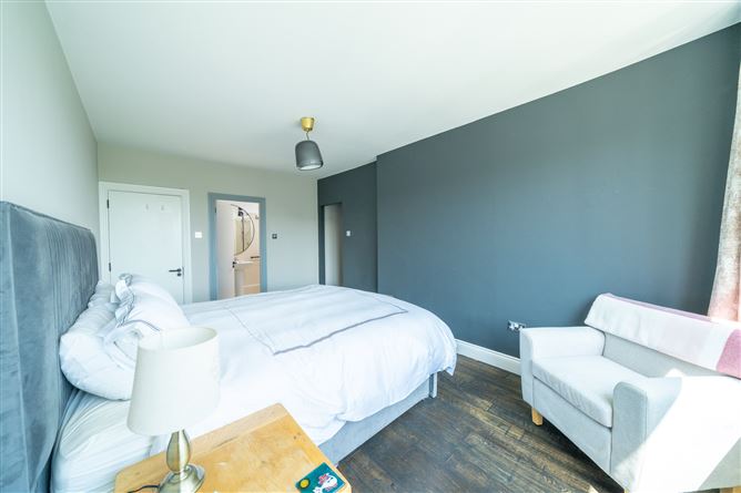 82 The Ramparts, Cabinteely, Dublin 18
