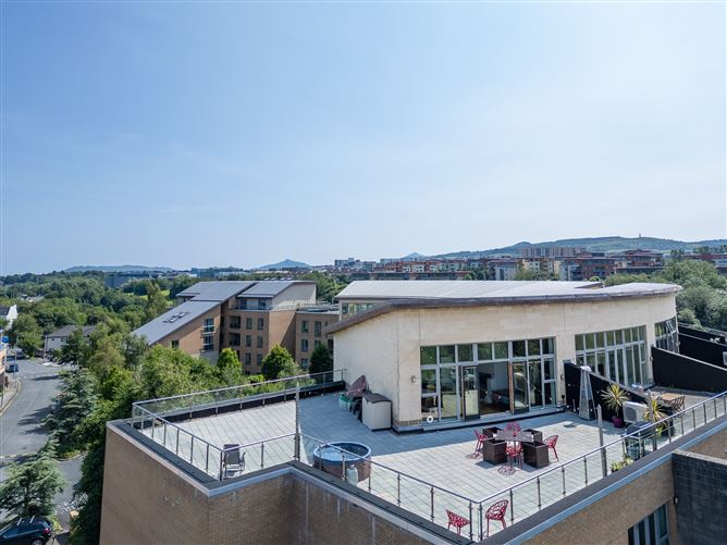 82 The Ramparts, Cabinteely, Dublin 18