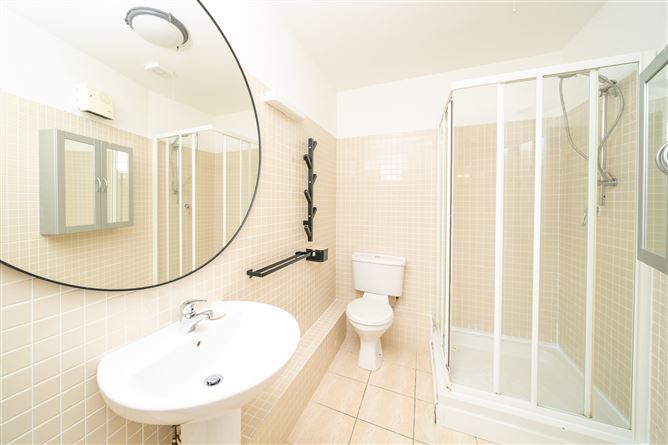 82 The Ramparts, Cabinteely, Dublin 18