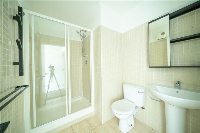 82 The Ramparts, Cabinteely, Dublin 18