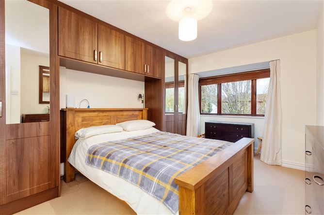 1 Stonepark Abbey, Rathfarnham, Dublin 14