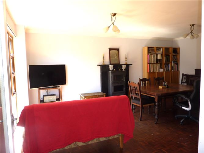 9 Pinewoods, Newport Road, Westport, Co. Mayo