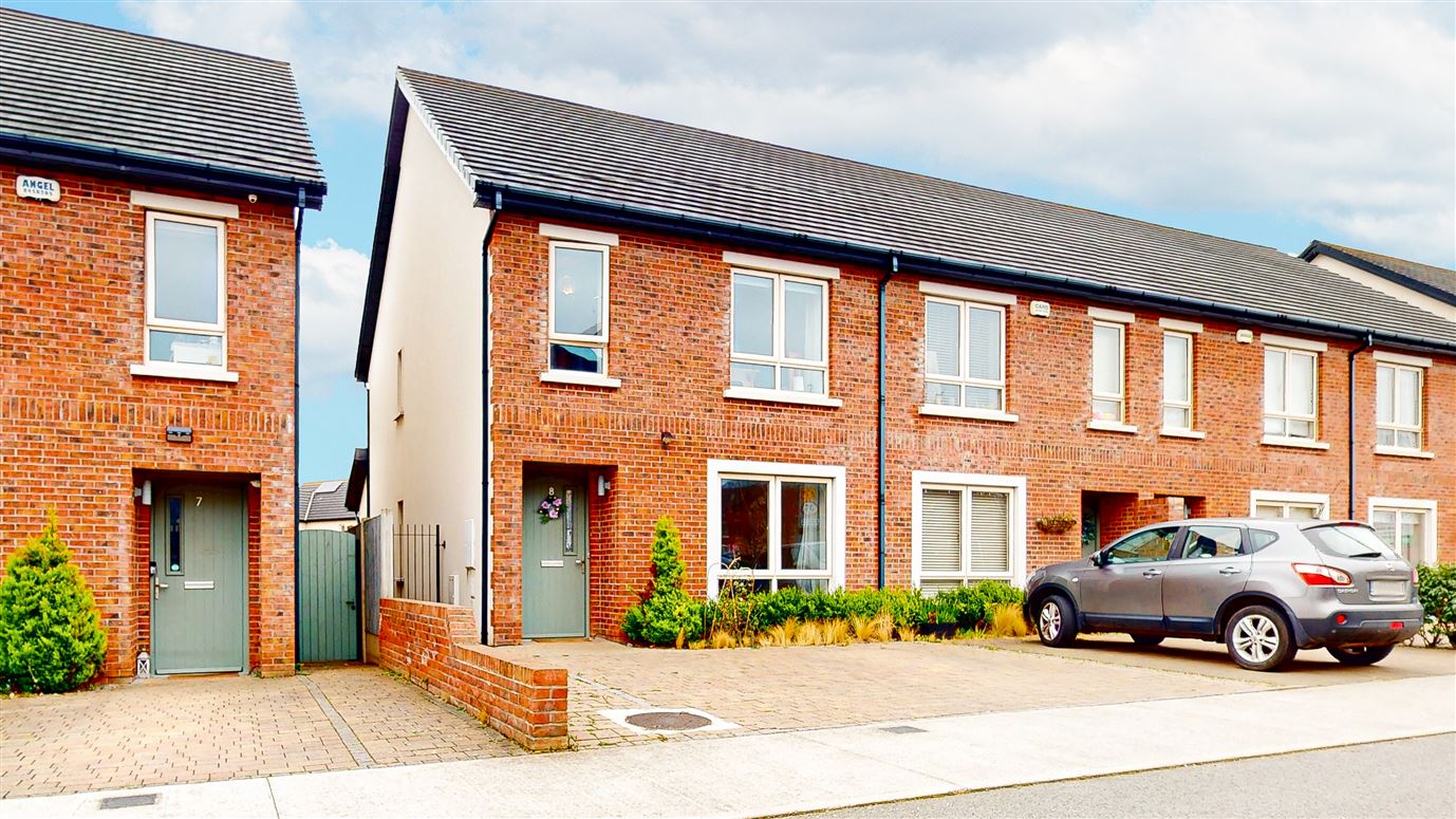 8 Parkside Drive, Balgriffin, Dublin 13