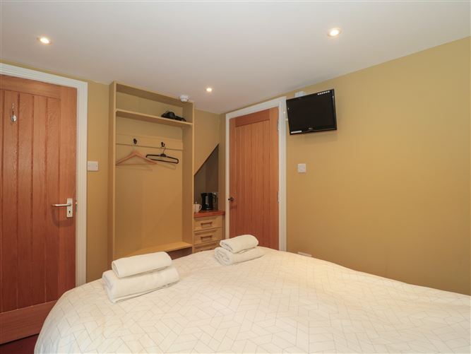 Double Room 2,Whiteshill, Gloucestershire, United Kingdom