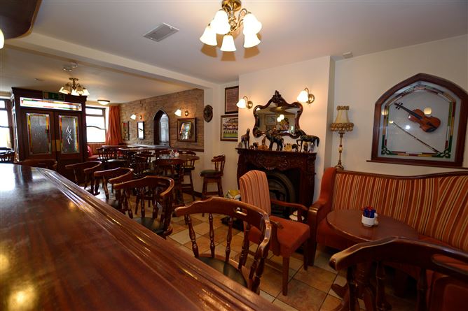 Fox's Bar & Restaurant, Main Street, Bailieborough, Cavan