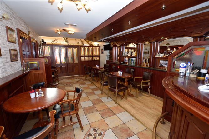 Fox's Bar & Restaurant, Main Street, Bailieborough, Cavan