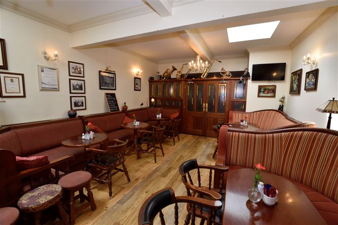 Fox's Bar & Restaurant, Main Street, Bailieborough, Cavan
