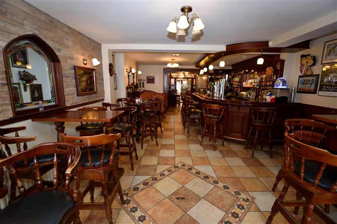 Fox's Bar & Restaurant, Main Street, Bailieborough, Cavan