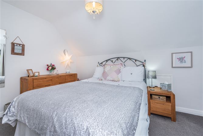 5 The Crescent, Graydon Manor, Robertstown, Co. Kildare