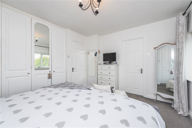 5 The Crescent, Graydon Manor, Robertstown, Co. Kildare