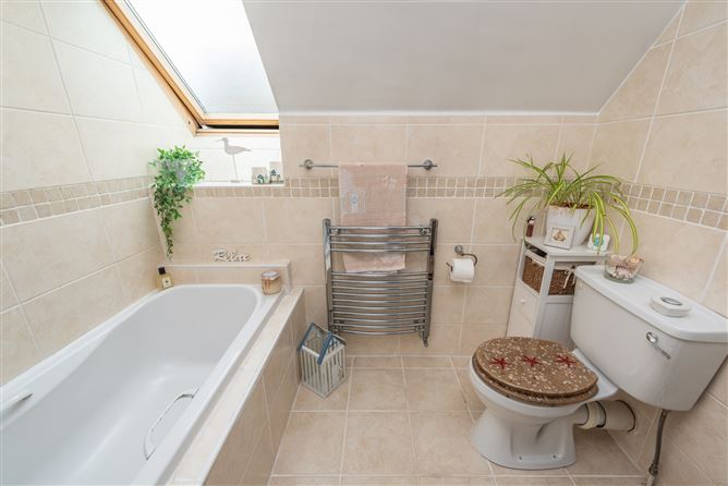 5 The Crescent, Graydon Manor, Robertstown, Co. Kildare