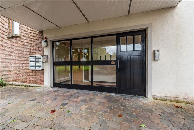 https://photos-a.propertyimages.ie/media/7/4/7/4956747/95c5765e-8d4e-4638-849f-06cf3c8199c9_l.jpg