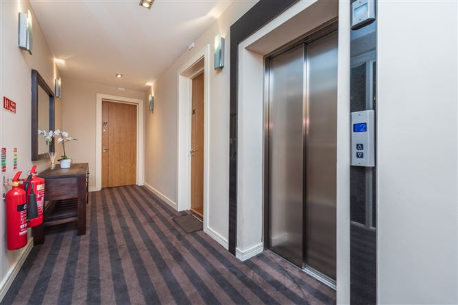https://photos-a.propertyimages.ie/media/7/4/7/4956747/95c5765e-8d4e-4638-849f-06cf3c8199c9_l.jpg