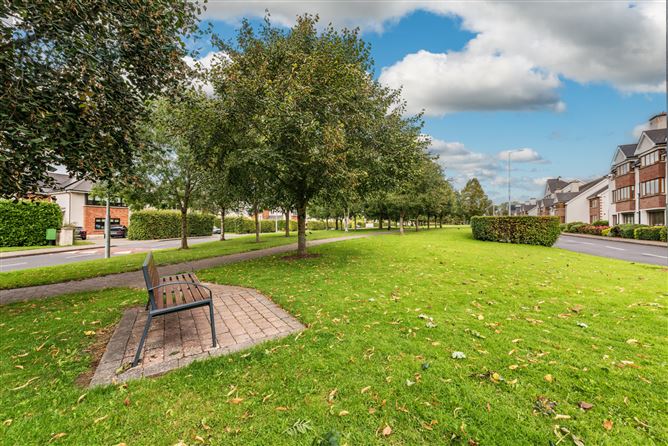 https://photos-a.propertyimages.ie/media/7/4/7/4956747/95c5765e-8d4e-4638-849f-06cf3c8199c9_l.jpg