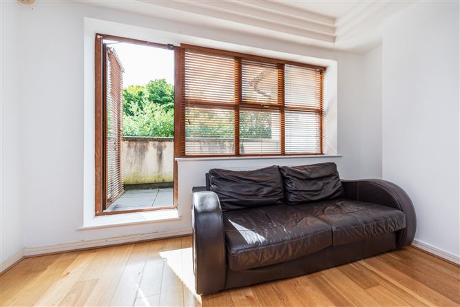 https://photos-a.propertyimages.ie/media/7/4/7/4956747/95c5765e-8d4e-4638-849f-06cf3c8199c9_l.jpg