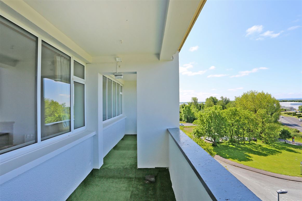 15 Beech House, Drumgeely Hill, Shannon, Co. Clare Sherry FitzGerald