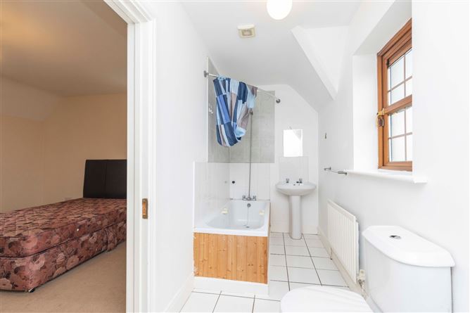 1 The Gate Lodge, Blackcastle Lodge, Flowerhill, Navan Co. Meath