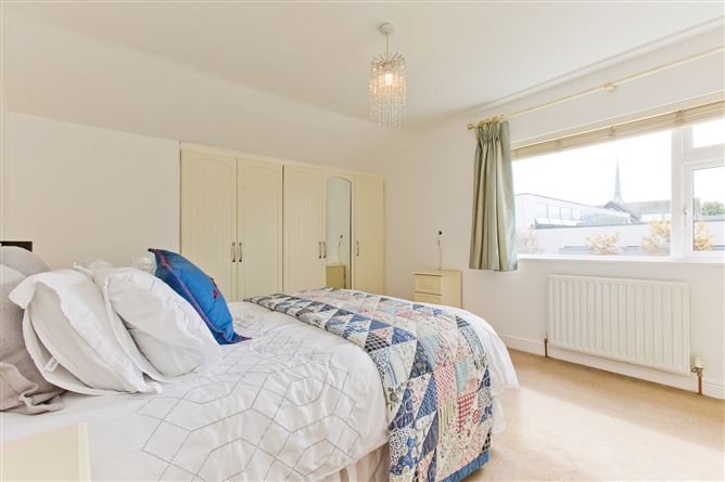 44 Orchardstown Avenue, Rathfarnham, Dublin 14