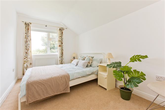 44 Orchardstown Avenue, Rathfarnham, Dublin 14