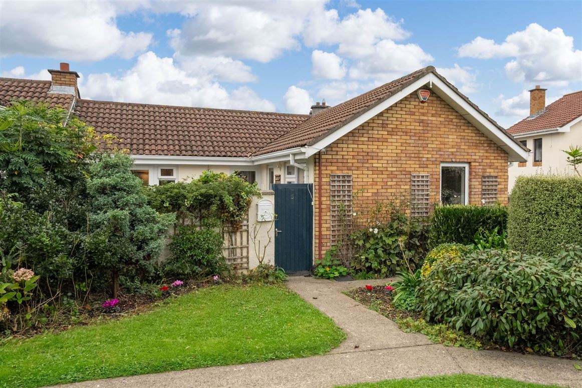5 Rosemount Court, Booterstown, County Dublin