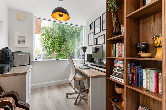 Photo 13 of 29 — 12 Airpark Rise, Rathfarnham, Dublin 16
