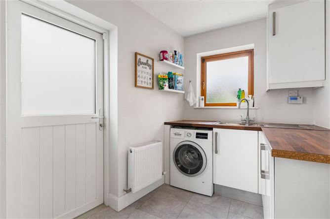 Photo 12 of 29 — 12 Airpark Rise, Rathfarnham, Dublin 16