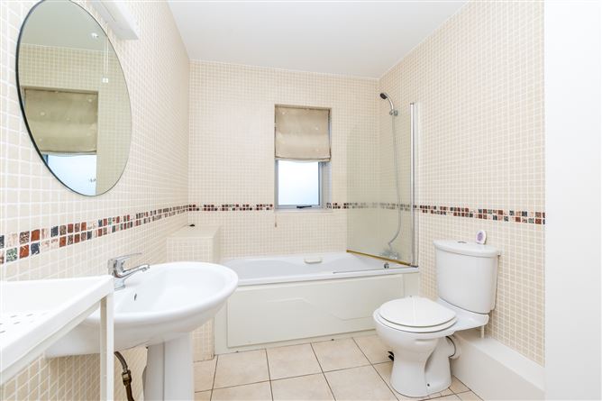 2 Kings Hall, Waterside, Malahide,   County Dublin
