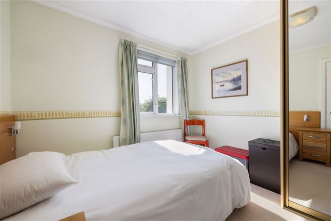 15 Corbawn Grove, Shankill, Dublin 18