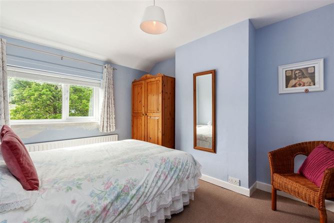 https://photos-a.propertyimages.ie/media/7/5/0/4924057/cdf76a3f-35e3-4af7-869f-3642d6e9e9bf_l.jpg