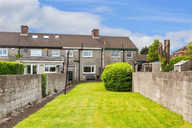 https://photos-a.propertyimages.ie/media/7/5/0/4924057/cdf76a3f-35e3-4af7-869f-3642d6e9e9bf_l.jpg