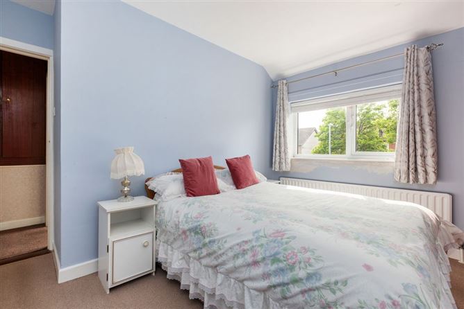 https://photos-a.propertyimages.ie/media/7/5/0/4924057/cdf76a3f-35e3-4af7-869f-3642d6e9e9bf_l.jpg