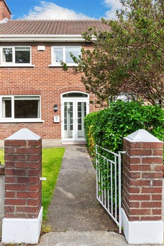 https://photos-a.propertyimages.ie/media/7/5/0/4924057/cdf76a3f-35e3-4af7-869f-3642d6e9e9bf_l.jpg